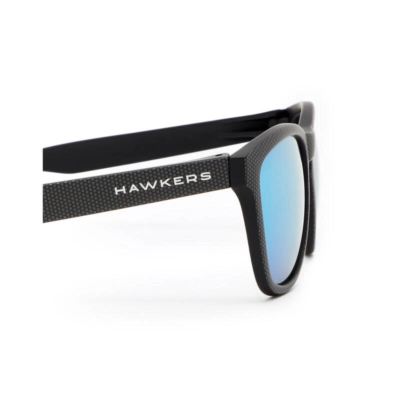 HAWKERS Lunettes De Soleil Pour Homme Et Femme POLARIZED ONE CARBON Blue Chrome 5 HAWKERS Lunettes De Soleil Pour Homme Et Femme POLARIZED ONE CARBON Blue Chrome – Image 5