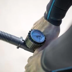 POMPE D' AILE DE KITESURF - 4 Litres -Équipement De Surf pompe d aile de kitesurf 4 litres 2